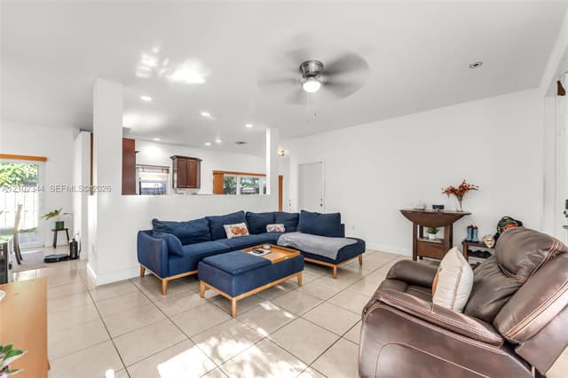 9064 SW 215th Ter, Cutler Bay FL 33189 - Cutler Bay, FL - Photo 6