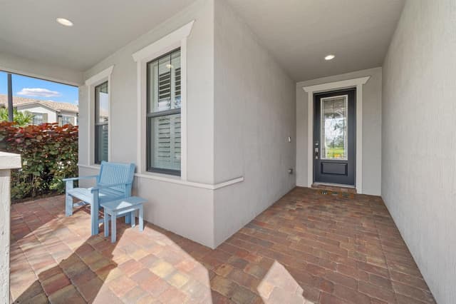 8376 Hanoverian Drive, Lake Worth FL 33467 - Lake Worth, FL - Photo 5