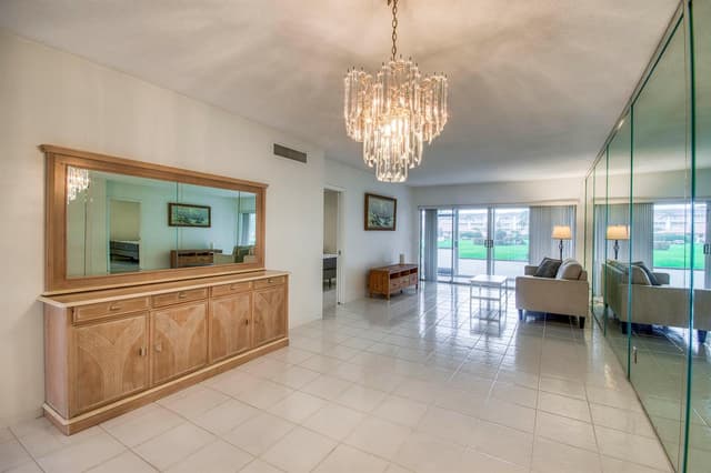 3351 Spanish Trail # 113, Delray Beach FL 33483 - Delray Beach, FL - Photo 2
