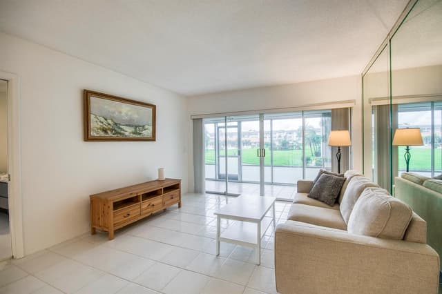 3351 Spanish Trail # 113, Delray Beach FL 33483 - Delray Beach, FL - Photo 3