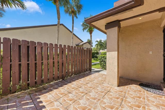 8271 Boca Glades Boulevard E, Boca Raton FL 33434 - Boca Raton, FL - Photo 3