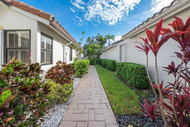 7863 Dundee Lane, Delray Beach FL 33446 - Delray Beach, FL - Photo 6