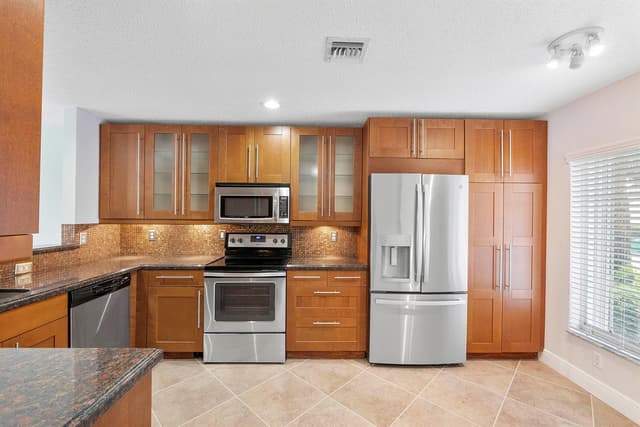 7374 NW 61ST Terrace, Parkland FL 33067 - Parkland, FL - Photo 2