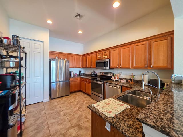 855 MARINA DEL RAY Lane # 2, West Palm Beach FL 33401 - West Palm Beach, FL - Photo 2
