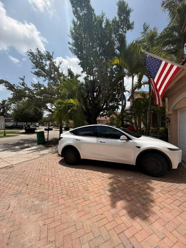 7716 NW 113th Ave, Doral FL 33178 - Doral, FL - Photo 5
