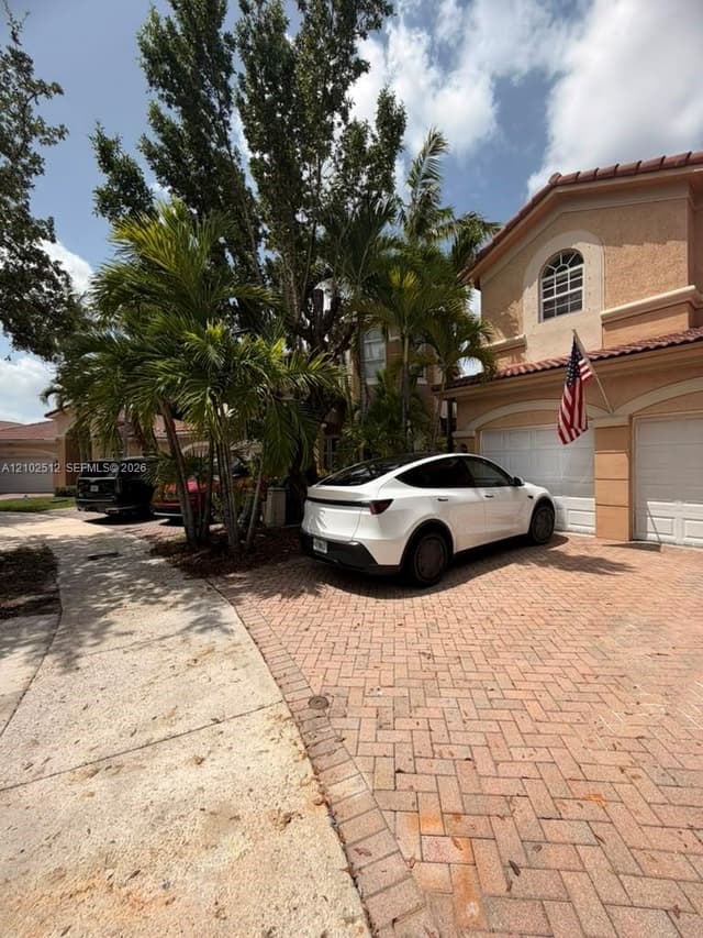7716 NW 113th Ave, Doral FL 33178 - Doral, FL - Photo 4