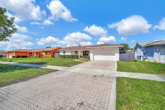 1721 NW 191st St, Miami Gardens FL 33056 - Miami Gardens, FL - Photo 2