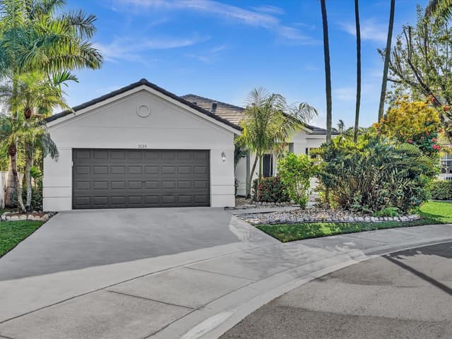 1125 Sunflower Circle, Weston FL 33327 - Weston, FL - Photo 2