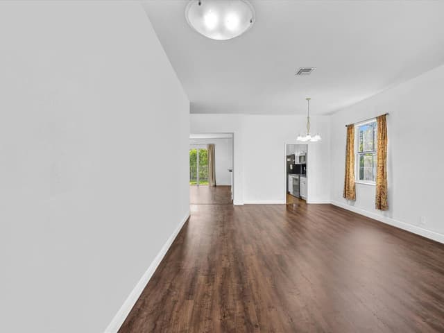 1125 Sunflower Circle, Weston FL 33327 - Weston, FL - Photo 6