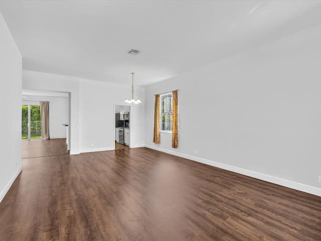 1125 Sunflower Circle, Weston FL 33327 - Weston, FL - Photo 7