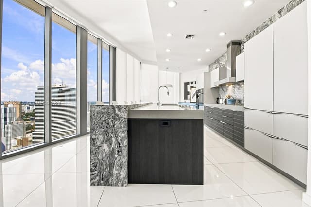 200 Biscayne Boulevard Way # 5302, Miami FL 33131 - Miami, FL - Photo 5