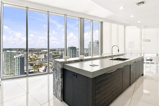 200 Biscayne Boulevard Way # 5302, Miami FL 33131 - Miami, FL - Photo 4