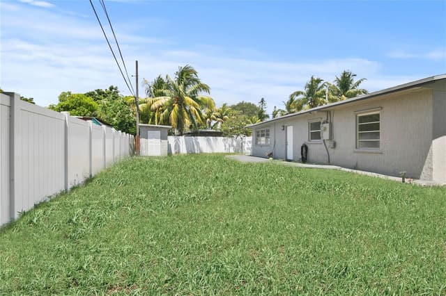 1010 NE 24TH Street, Pompano Beach FL 33064 - Pompano Beach, FL - Photo 2