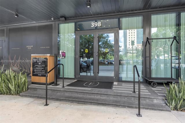 398 NE 5th St # 1711, Miami FL 33132 - Miami, FL - Photo 2
