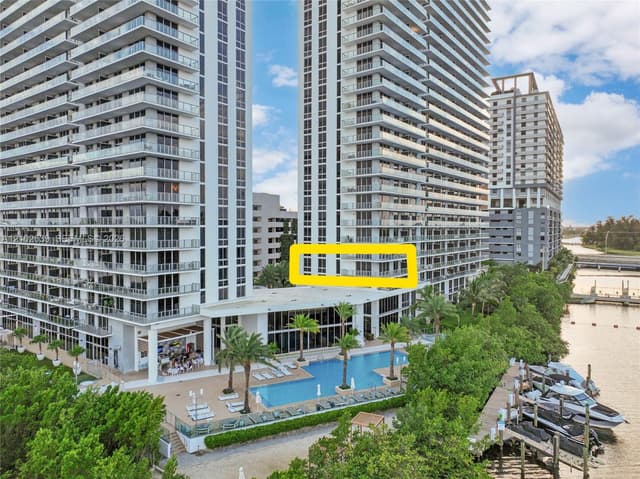 16385 Biscayne Blvd # 407, North Miami Beach FL 33160 - North Miami Beach, FL - Photo 2