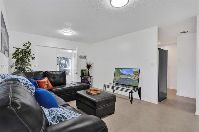 2231 NW 55th Ave, Lauderhill FL 33313 - Lauderhill, FL - Photo 5
