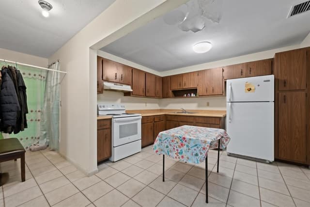 149 Broward Avenue, FL 33463 - Photo 2