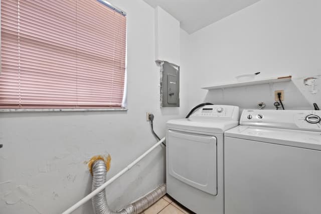 149 Broward Avenue, FL 33463 - Photo 6