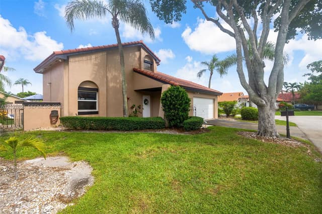 17338 NW 61st Pl, Hialeah FL 33015 - Hialeah, FL - Photo 4