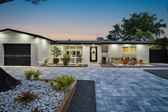 1721 NW 114th Ave, Pembroke Pines FL 33026 - Pembroke Pines, FL - Photo 4