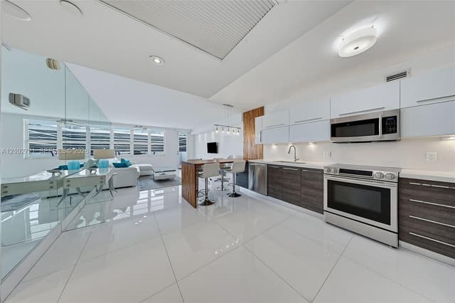 100 Lincoln Rd # 1008, Miami Beach FL 33139 - Miami Beach, FL - Photo 5