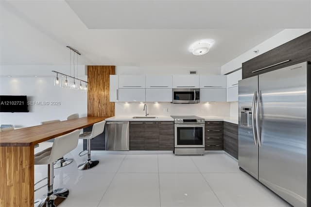 100 Lincoln Rd # 1008, Miami Beach FL 33139 - Miami Beach, FL - Photo 4