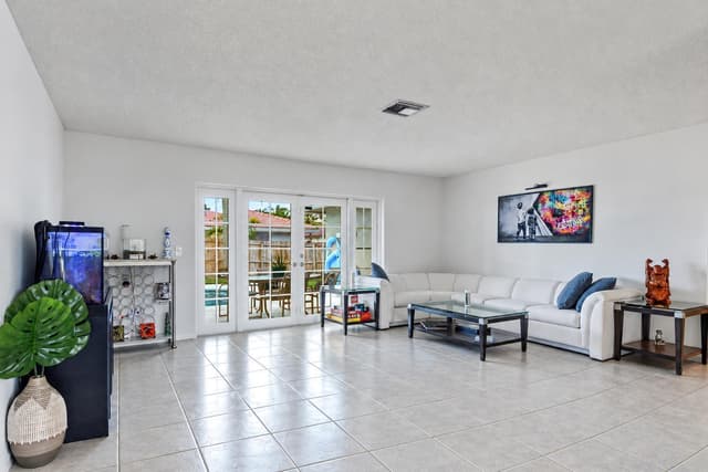 4852 Sugar Pine Drive, Boca Raton FL 33487 - Boca Raton, FL - Photo 3