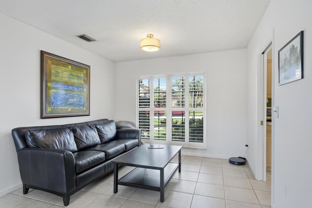 4852 Sugar Pine Drive, Boca Raton FL 33487 - Boca Raton, FL - Photo 5