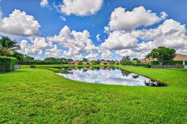 9070 WINTERHAVEN Circle, West Palm Beach FL 33411 - West Palm Beach, FL - Photo 2