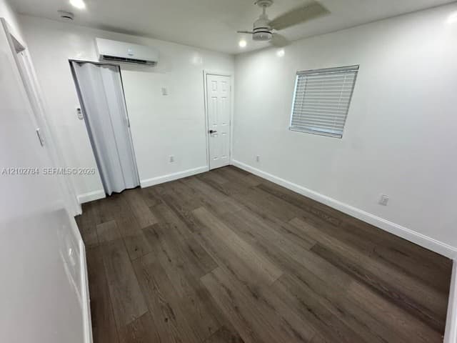 565 NE 32nd St, Oakland Park FL 33334 - Oakland Park, FL - Photo 4