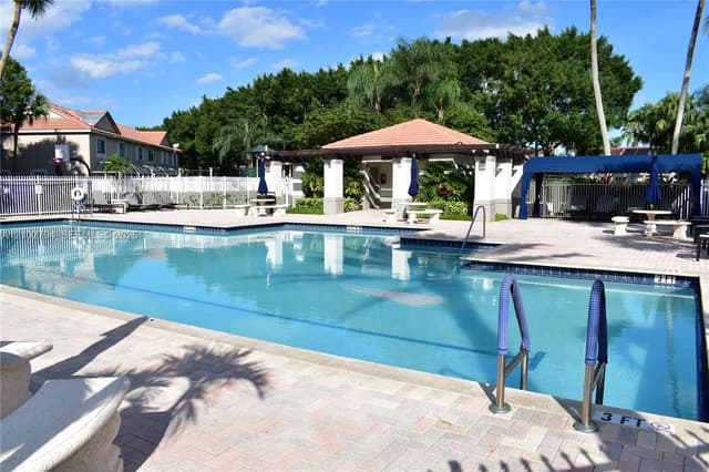 952 Sevilla Cir, Weston FL 33326 - Weston, FL - Photo 5