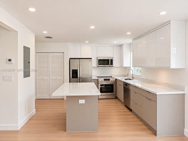 6330 Dawson St, Hollywood FL 33023 - Hollywood, FL - Photo 6