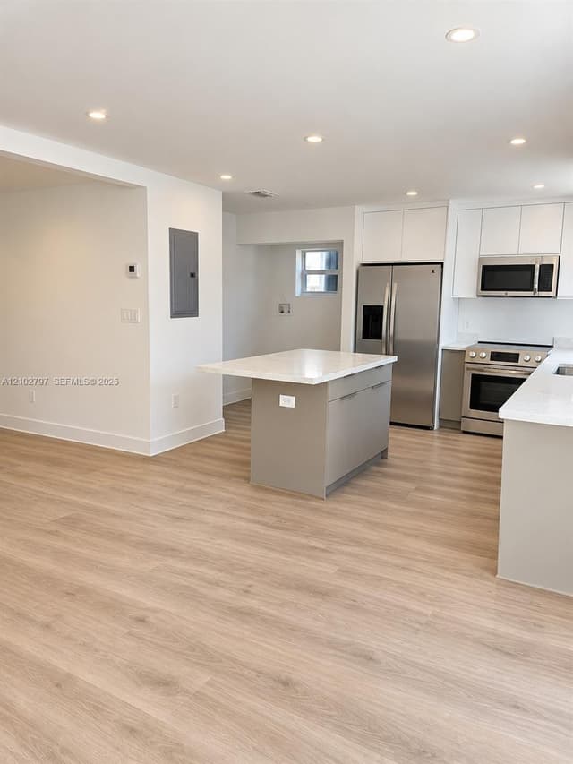 6330 Dawson St, Hollywood FL 33023 - Hollywood, FL - Photo 7
