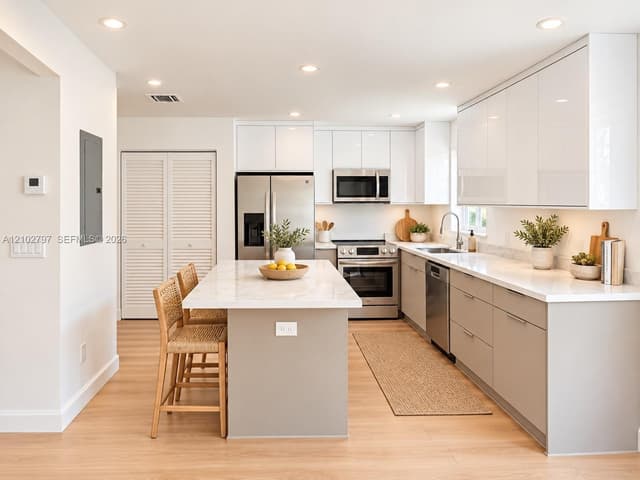 6330 Dawson St, Hollywood FL 33023 - Hollywood, FL - Photo 3