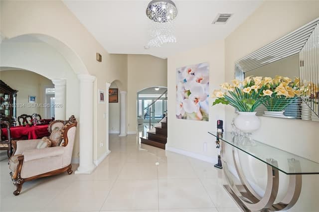 18112 NW 91st Ct, Hialeah FL 33018 - Hialeah, FL - Photo 6