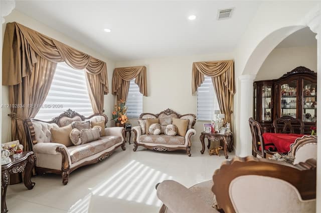 18112 NW 91st Ct, Hialeah FL 33018 - Hialeah, FL - Photo 7