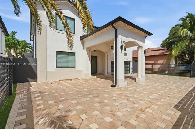 18112 NW 91st Ct, Hialeah FL 33018 - Hialeah, FL - Photo 4