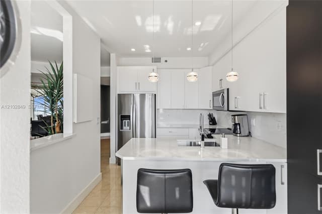 3600 Mystic Pointe Dr # 16, Aventura FL 33180 - Aventura, FL - Photo 6