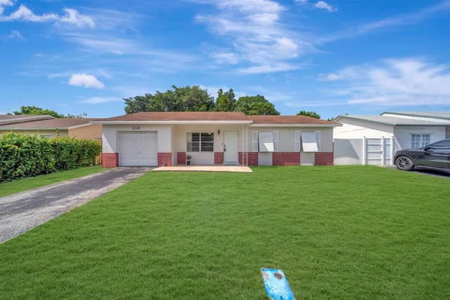 310 SW 78TH Terrace, North Lauderdale FL 33068 - North Lauderdale, FL - Photo 2