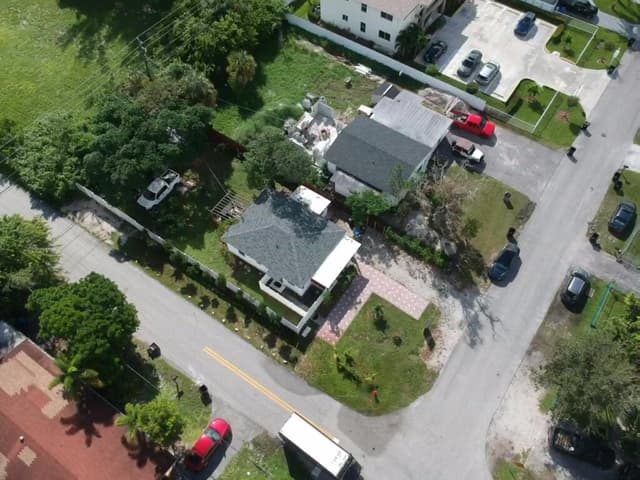 1044 NW 4TH Avenue, Fort Lauderdale FL 33311 - Fort Lauderdale, FL - Photo 2