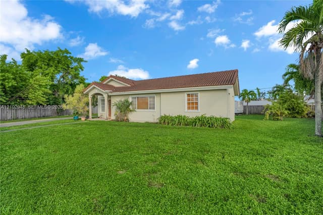 11525 SW 49th Ter, Miami FL 33165 - Miami, FL - Photo 2