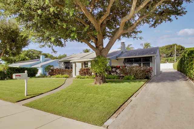1111 N B Street, FL 33460 - Photo 3