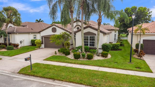 9944 Mantova Drive, Lake Worth FL 33467 - Lake Worth, FL - Photo 2