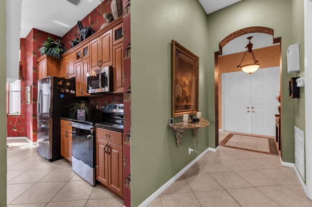 9944 Mantova Drive, Lake Worth FL 33467 - Lake Worth, FL - Photo 5