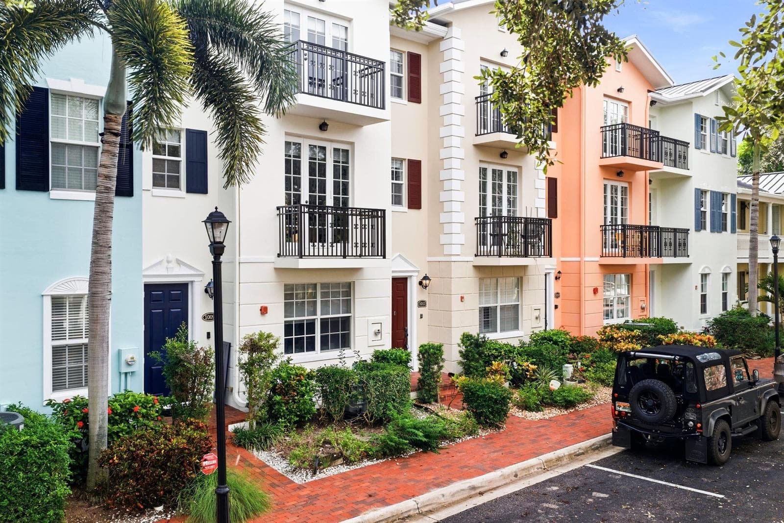 1009 W Heritage Club Circle, Delray Beach FL 33483 - Delray Beach, FL - Photo 1