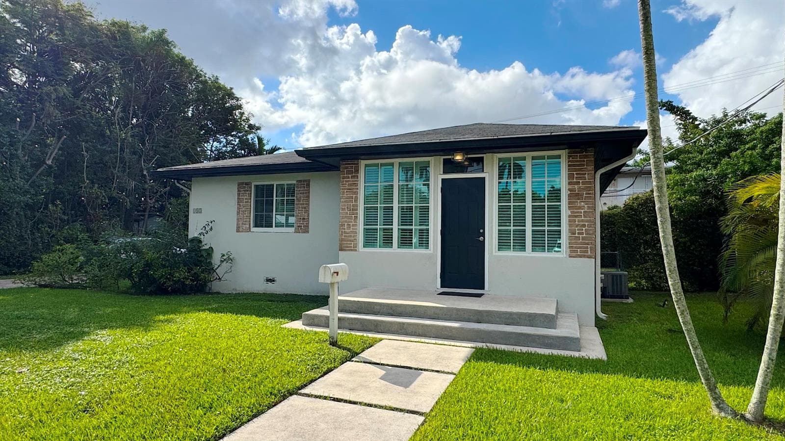 133 SE 2nd Street, Dania Beach FL 33004 - Dania Beach, FL - Photo 1