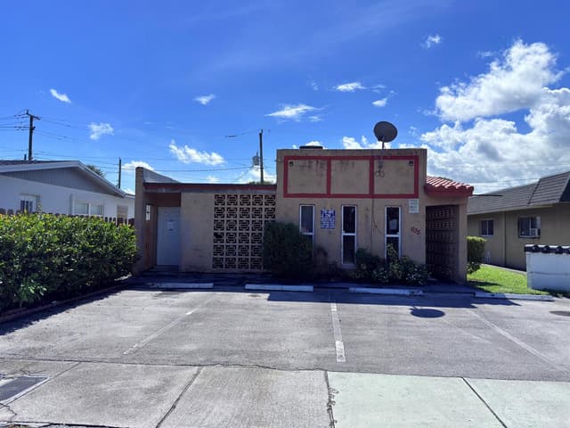 635 NW 22ND Road, Fort Lauderdale FL 33311 - Fort Lauderdale, FL - Photo 2