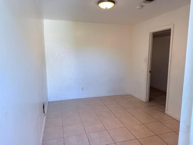 635 NW 22ND Road, Fort Lauderdale FL 33311 - Fort Lauderdale, FL - Photo 6