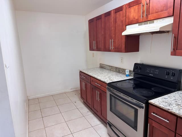 635 NW 22ND Road, Fort Lauderdale FL 33311 - Fort Lauderdale, FL - Photo 4