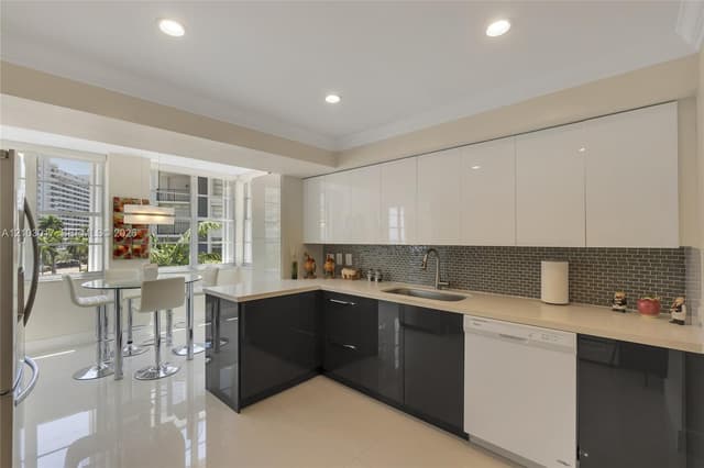 5660 Collins Ave # 4B, Miami Beach FL 33140 - Miami Beach, FL - Photo 6